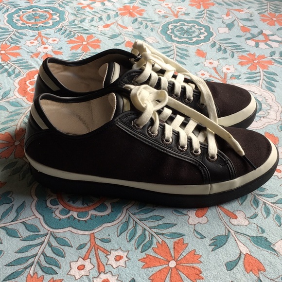 Men’s Puma Sneakers - Picture 4 of 5